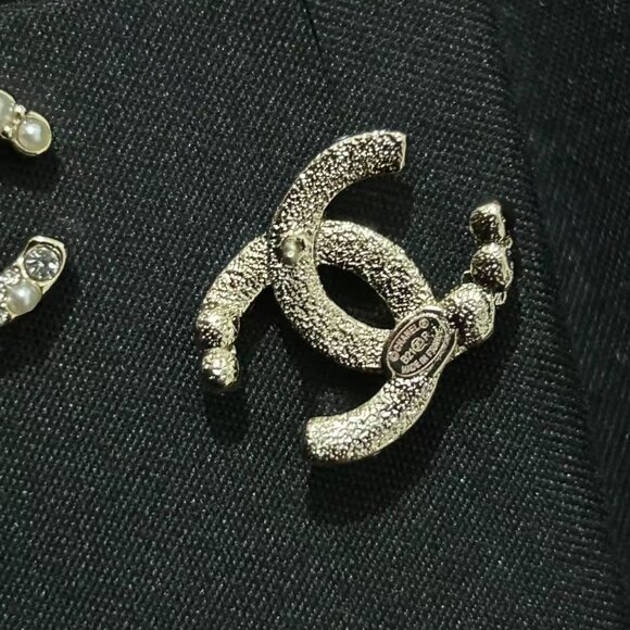 Chanel Double C Pearl Earrings - Picture 6 of 6